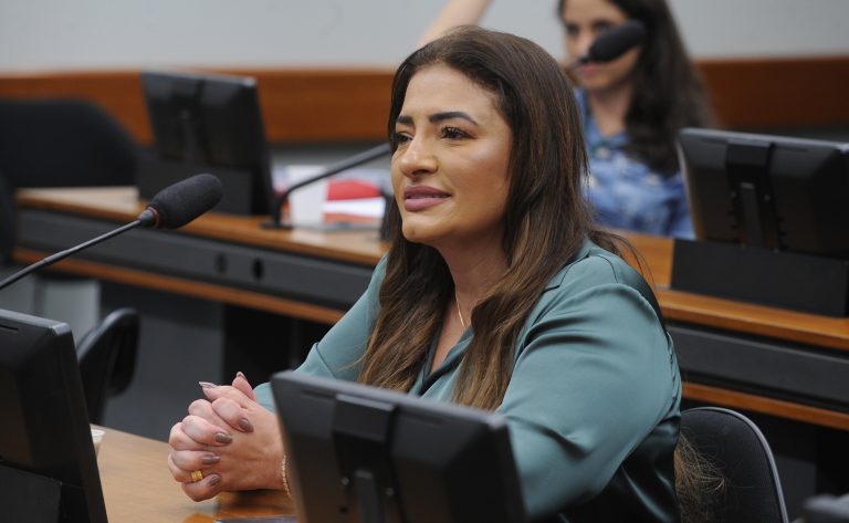 projeto-obriga-aplicativos-de-transporte-a-oferecer-opcao-de-motorista-mulher-para-passageiras