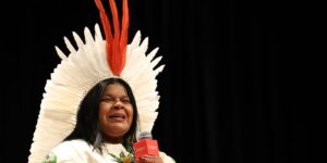 apos-cinco-dias-de-internacao,-sonia-guajajara-recebe-alta-medica