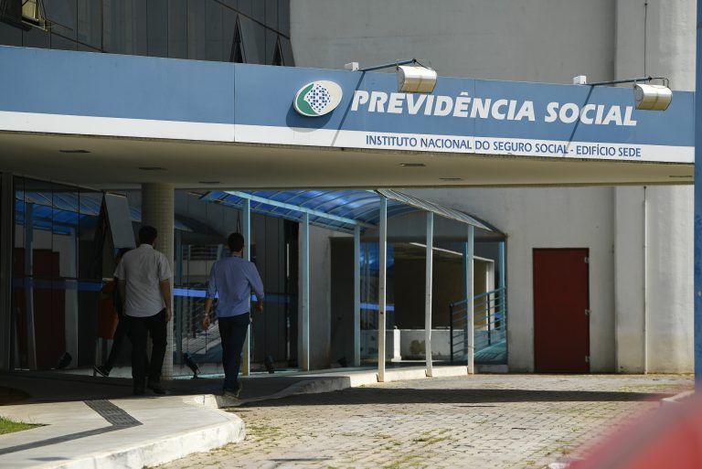 entra-em-vigor-lei-que-viabiliza-gastos-do-inss-com-novo-salario-paternidade