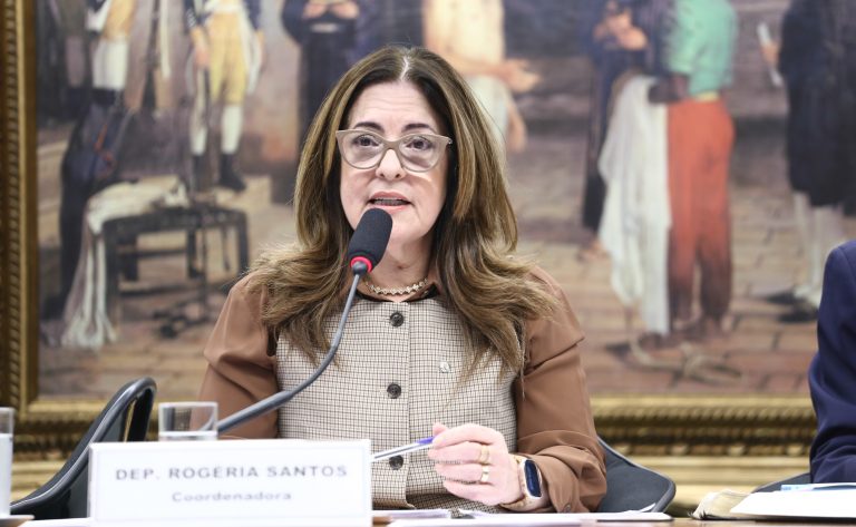 comissao-debate-desafios-da-politica-de-prevencao-ao-suicidio-e-a-automutilacao