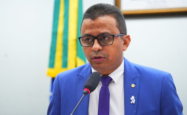 comissao-aprova-exigencia-de-maquinas-de-cartao-acessiveis-a-pessoas-com-deficiencia-visual