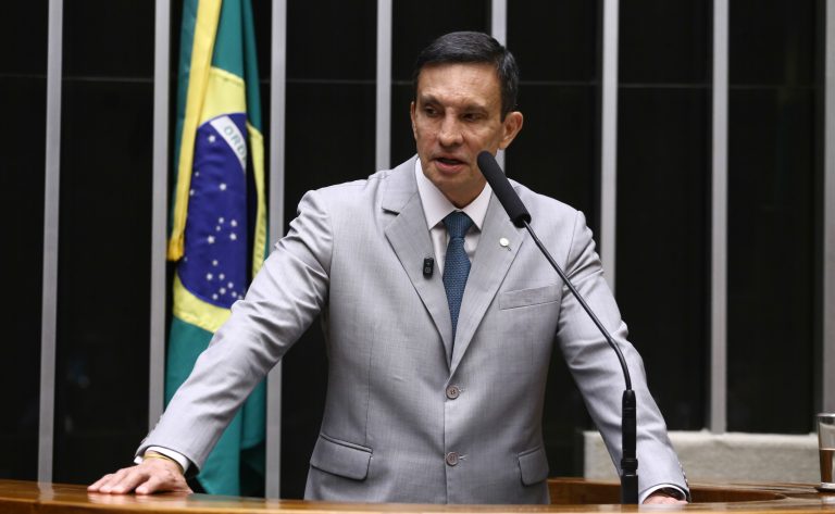 comissao-aprova-projeto-que-preve-prescricao-em-processos-parados-por-inercia-do-interessado