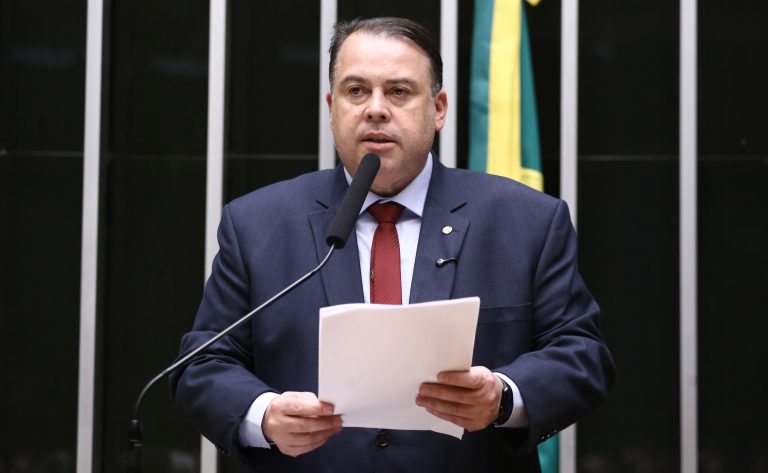 comissao-aprova-projeto-que-preve-indenizacao-a-entidades-formadoras-de-jovens-atletas