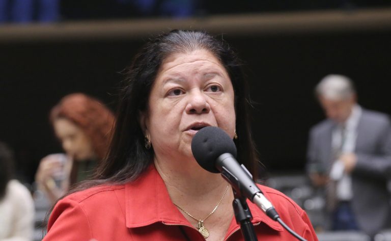 comissao-aprova-jornada-de-30-horas-semanais-para-assistentes-sociais