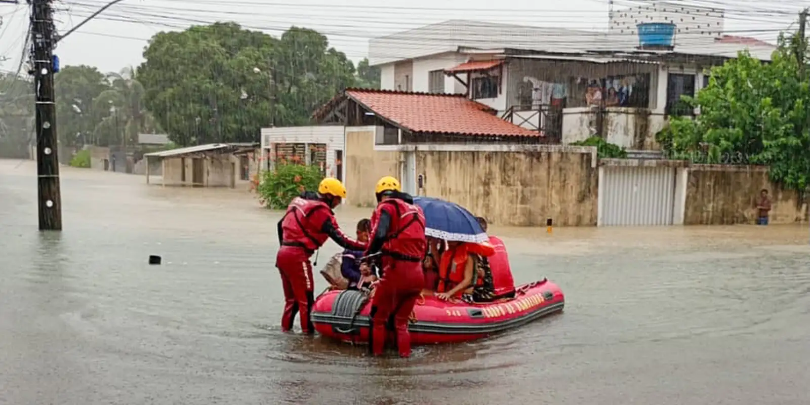 tempestades-em-pe-deixam-quatro-mortos-e-mais-de-mil-desalojados