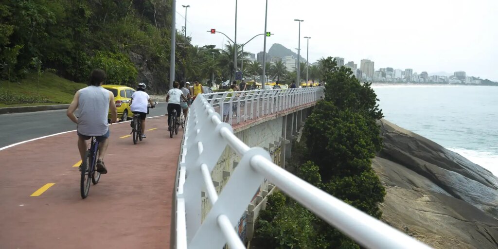 prefeitura-do-rio-fecha-ciclovia-tim-maia-apos-ondas-de-2-metros