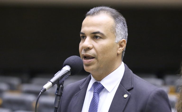 comissao-aprova-multa-de-30%-para-fraude-em-beneficios-sociais-e-previdenciarios