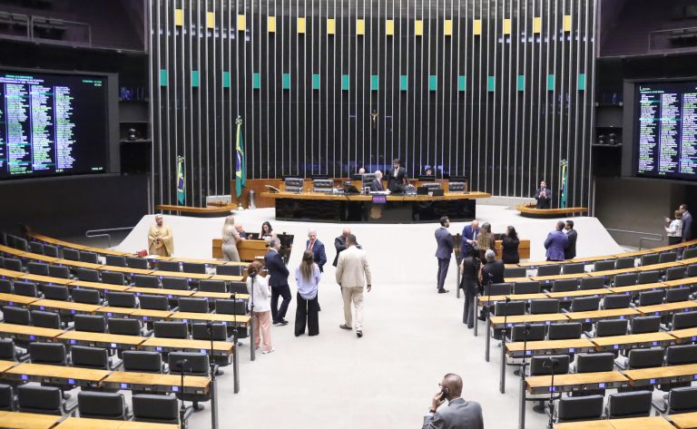 repasse-de-recursos-de-vorcaro-a-flavio-bolsonaro-reforca-pressao-por-cpi-do-banco-master