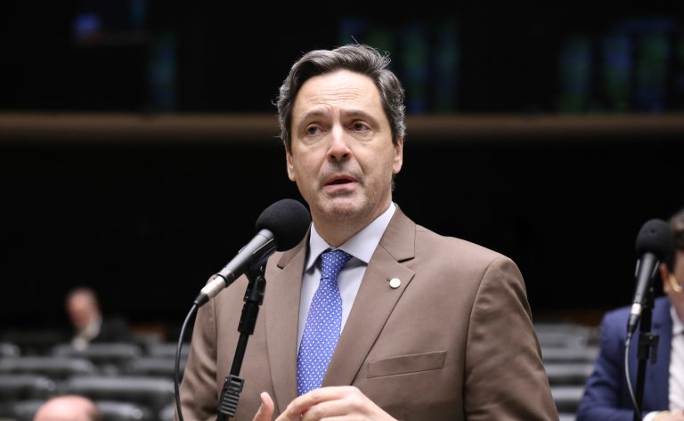 comissao-aprova-proposta-que-proibe-entrada-no-pais-de-veiculos-ligados-a-criminosos