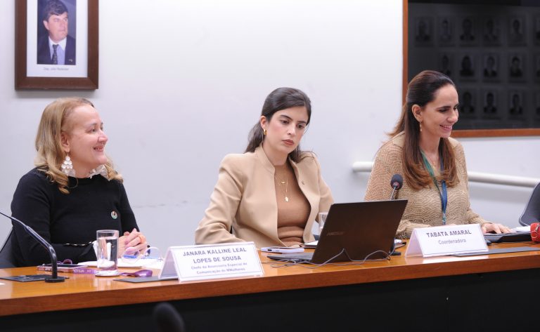 especialistas-defendem-na-camara-controle-da-violencia-contra-mulheres-nas-plataformas-digitais