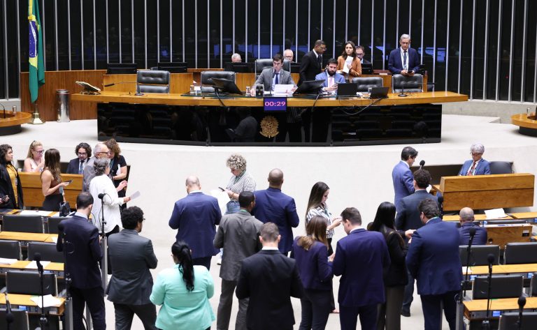 camara-aprova-proibicao-de-sigilo-em-gastos-publicos-com-viagens-de-autoridades