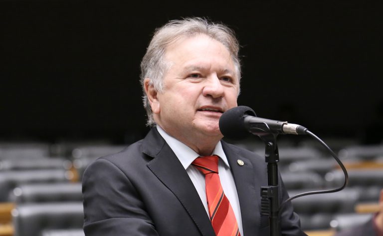 comissao-aprova-criacao-de-programa-nacional-de-combate-ao-cancer
