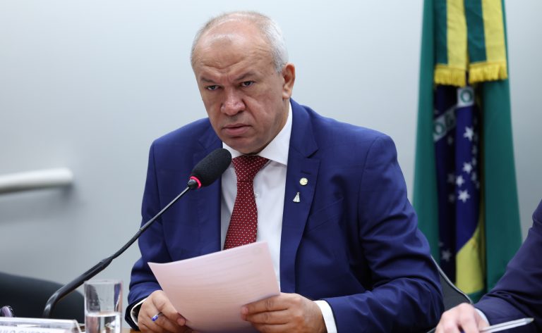 comissao-aprova-cota-de-15%-no-minha-casa,-minha-vida-para-familias-com-renda-de-ate-r$-1,8-mil