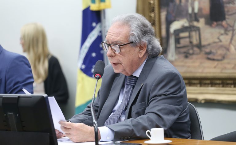 comissao-aprova-obrigatoriedade-de-notificacao-de-disturbios-vocais-relacionados-ao-trabalho