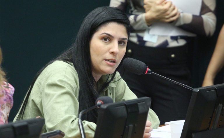comissao-aprova-punicao-para-quem-expoe-criancas-e-adolescentes-a-violencia-domestica