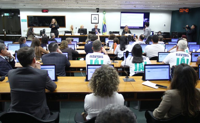 familias-cobram-da-anvisa-liberacao-de-medicamento-para-distrofia-muscular-de-duchenne