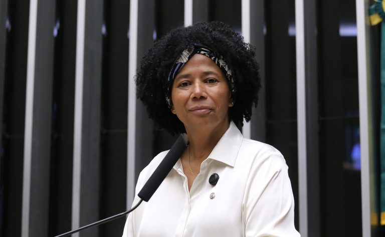 comissao-aprova-capacitacao-de-primeiros-socorros-voltada-a-alunos-com-doencas-cronicas