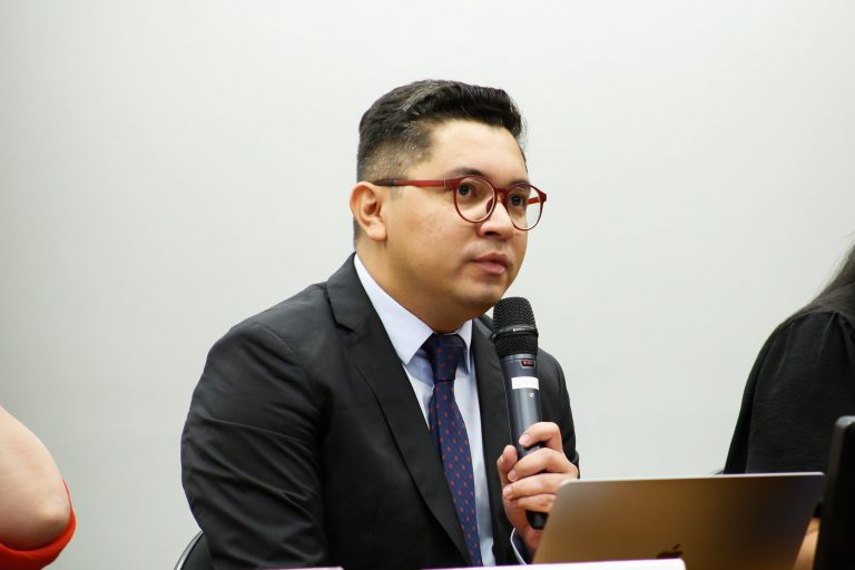 comissao-recebe-ministro-dos-povos-indigenas-para-apresentar-planejamento-da-pasta