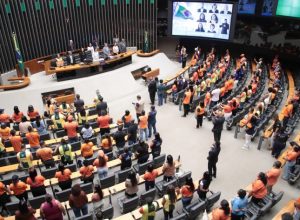 defesa-do-fim-da-escala-6×1-marca-sessao-da-camara-em-comemoracao-do-dia-do-trabalho